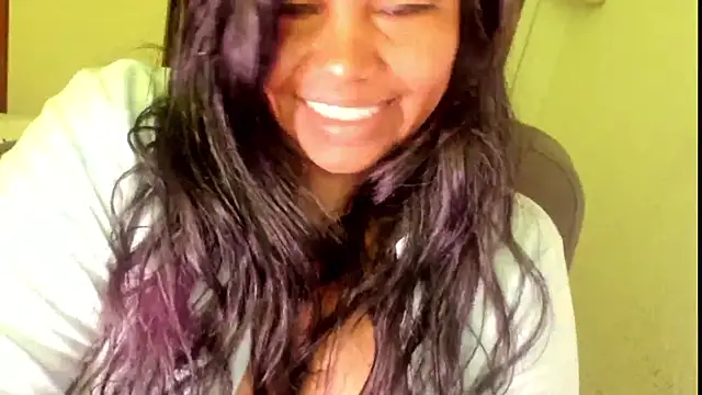 ebonylouissexyhot online show from October 2025 08:22:01 PM