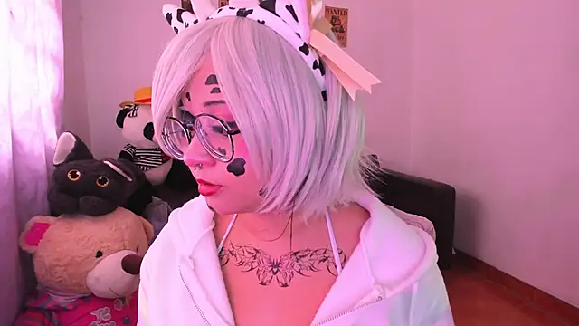 Snapshot of Lolii_Zoe chatting on October 2025 06:16:01 PM Lolii Zoe online show from October 2025 06:16:01 PM