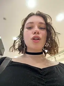 Snapshot of lucy-joy chatting on October 2025 11:21:01 AM lucy-joy online show from October 2025 11:21:01 AM