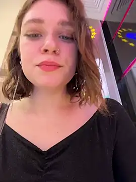 Snapshot of lucy-joy chatting on November 2025 12:15:01 PM lucy-joy online show from November 2025 12:15:01 PM