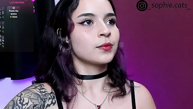 Snapshot of SophieCats chatting on October 2025 11:06:02 PM SophieCats online show from October 2025 11:06:02 PM