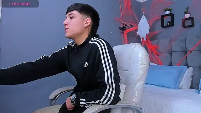 Ares di martin online show from November 2025 04:00:01 AM