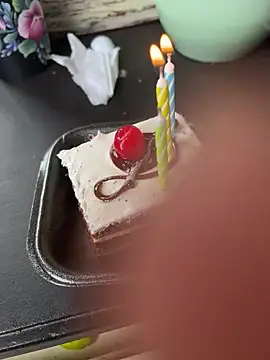 KoraSweett online show from November 2025 03:37:02 PM