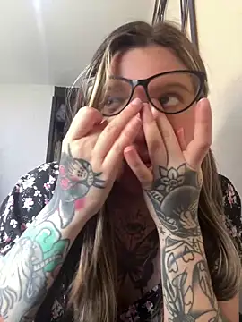 KoraSweett online show from December 2025 07:43:02 PM