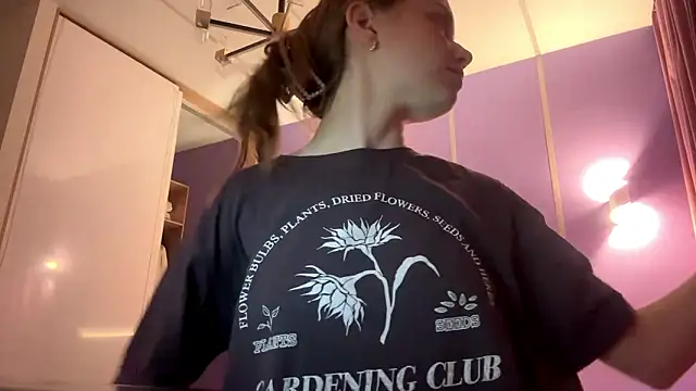 Snapshot of LinaMoonBlessed chatting on March 2026 11:46:01 AM LinaMoonBlessed online show from March 2026 11:46:01 AM