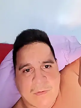 reguetones92 online show from April 2026 05:00:02 PM