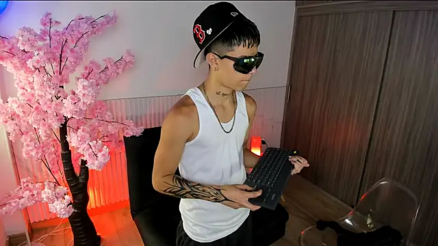 Snapshot of jake_beach chatting on September 2025 04:18:01 PM jake beach online show from September 2025 04:18:01 PM