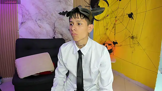 Snapshot of jake_beach chatting on October 2025 07:26:02 PM jake beach online show from October 2025 07:26:02 PM