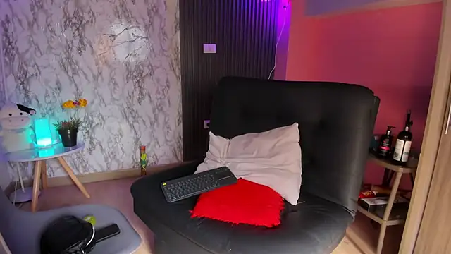 Snapshot of jake_beach chatting on November 2025 07:34:02 PM jake beach online show from November 2025 07:34:02 PM