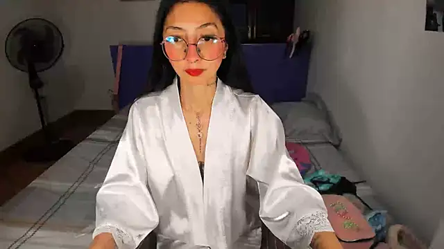 Snapshot of Anais_lux chatting on May 2026 11:45:02 PM Anais lux online show from May 2026 11:45:02 PM