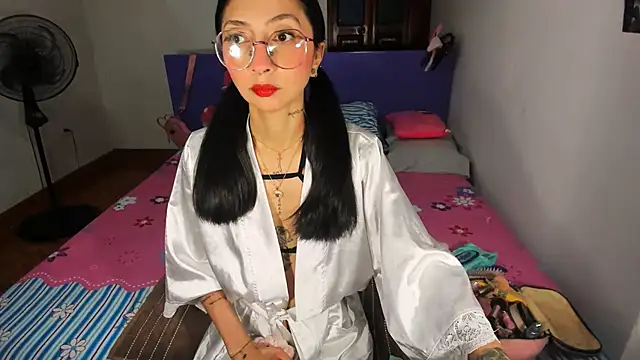 Snapshot of Anais_lux chatting on May 2026 11:56:02 PM Anais lux online show from May 2026 11:56:02 PM