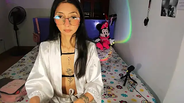 Snapshot of Anais_lux chatting on June 2026 11:27:02 PM Anais lux online show from June 2026 11:27:02 PM