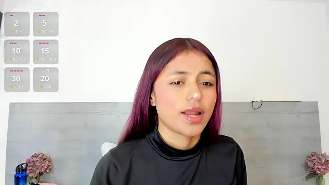 sunnyWhitee online show from May 2026 07:21:01 PM