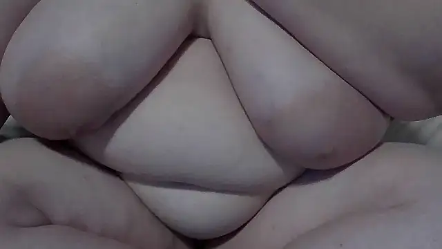 sarahcakes223 online show from November 2025 01:27:01 AM