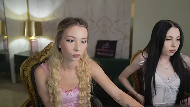 VivianSweet  online show from April 2026 10:28:01 AM