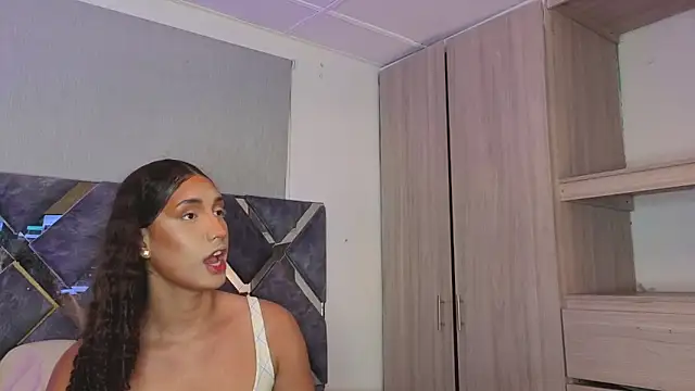 Snapshot of candice777 chatting on December 2025 01:06:01 PM candice777 online show from December 2025 01:06:01 PM