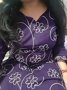 Snapshot of roshni_agrawal0 chatting on June 2026 05:51:01 PM roshni agrawal0 online show from June 2026 05:51:01 PM