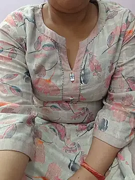 Snapshot of roshni_agrawal0 chatting on June 2026 08:57:01 AM roshni agrawal0 online show from June 2026 08:57:01 AM