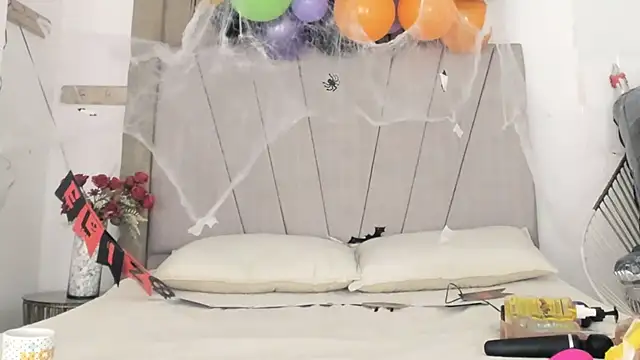 Lady miss    online show from October 2025 01:34:01 PM