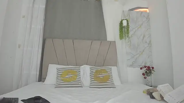 Lady miss    online show from February 2026 12:31:01 PM