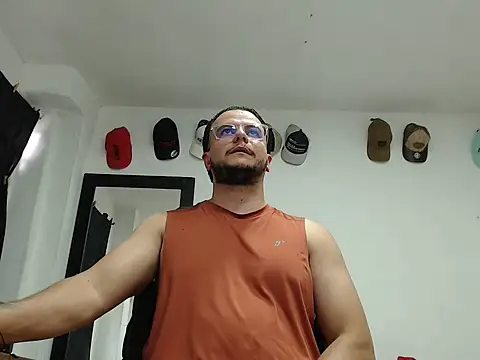 Snapshot of cloudsxxx chatting on February 2026 09:32:01 PM cloudsxxx online show from February 2026 09:32:01 PM