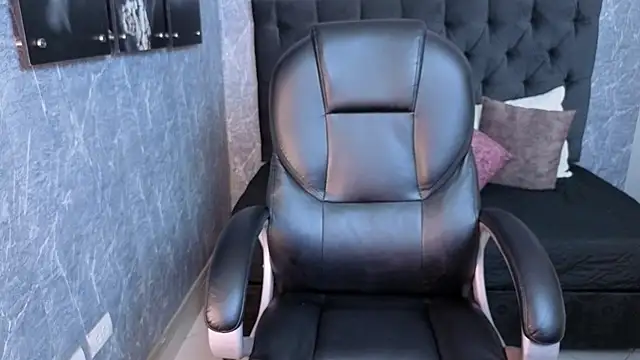 Snapshot of eileen__hills chatting on November 2025 06:54:01 PM eileen hills online show from November 2025 06:54:01 PM