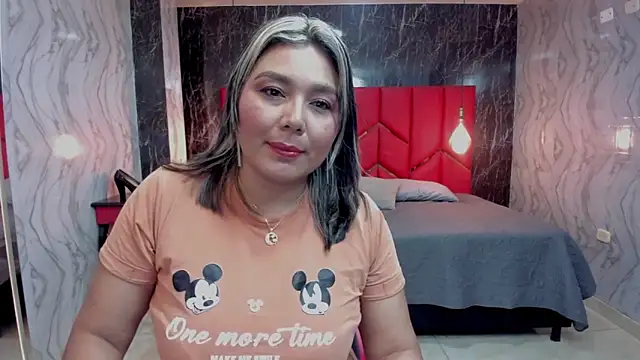 LatinaHoleQueen online show from May 2026 03:07:01 PM
