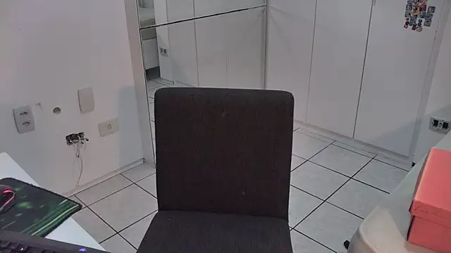 Snapshot of raposinharabuda chatting on November 2025 02:06:01 AM raposinharabuda online show from November 2025 02:06:01 AM