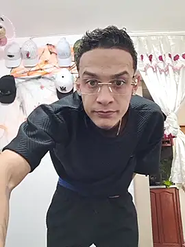 Ethanho0t online show from October 2025 04:35:01 PM