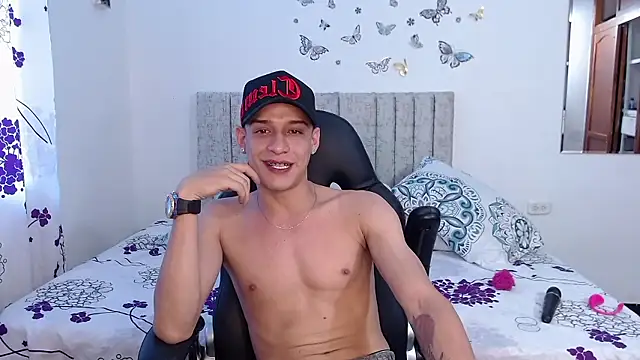 Snapshot of Ethanho0t chatting on January 2026 03:27:01 PM Ethanho0t online show from January 2026 03:27:01 PM