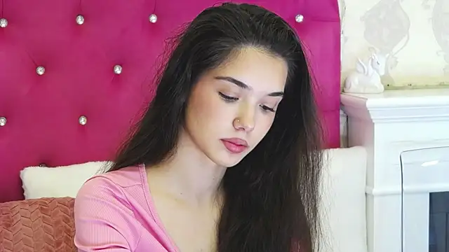 Snapshot of AlexisDevine chatting on July 2026 04:26:01 AM AlexisDevine online show from July 2026 04:26:01 AM