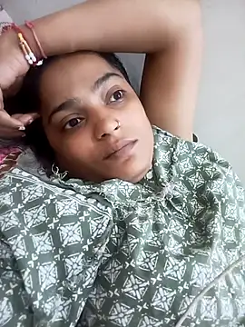 Snapshot of Trisha_71 chatting on September 2025 05:52:02 AM Trisha 71 online show from September 2025 05:52:02 AM