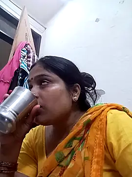 Snapshot of Trisha_71 chatting on September 2025 11:45:01 AM Trisha 71 online show from September 2025 11:45:01 AM