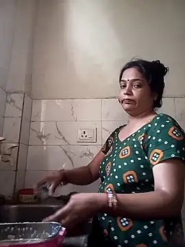 Snapshot of Trisha_71 chatting on September 2025 03:32:01 AM Trisha 71 online show from September 2025 03:32:01 AM