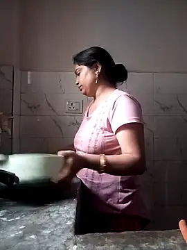 Snapshot of Trisha_71 chatting on November 2025 02:57:02 AM Trisha 71 online show from November 2025 02:57:02 AM