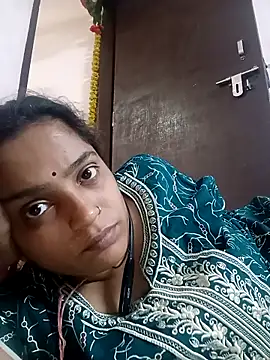 Snapshot of Trisha_71 chatting on April 2026 11:33:01 AM Trisha 71 online show from April 2026 11:33:01 AM
