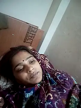 Snapshot of Trisha_71 chatting on April 2026 06:18:01 AM Trisha 71 online show from April 2026 06:18:01 AM