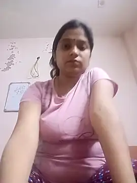 Snapshot of Trisha_71 chatting on May 2026 02:12:01 PM Trisha 71 online show from May 2026 02:12:01 PM