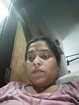 Snapshot of Trisha_71 chatting on May 2026 02:58:01 PM Trisha 71 online show from May 2026 02:58:01 PM