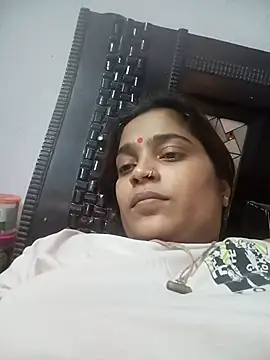 Snapshot of Trisha_71 chatting on May 2026 09:17:02 AM Trisha 71 online show from May 2026 09:17:02 AM