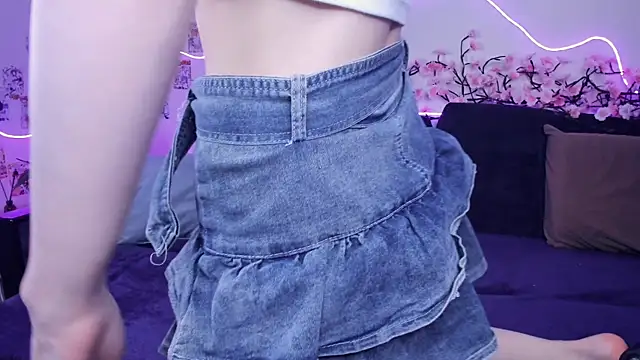 Megan--chan online show from November 2025 07:51:02 PM