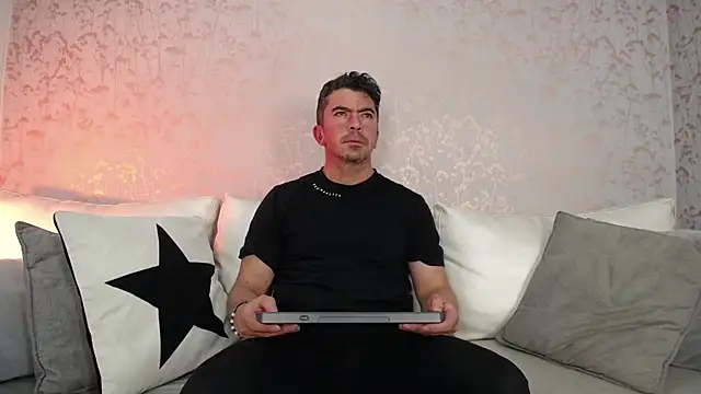 JuanKFit 45 online show from November 2025 01:44:01 PM