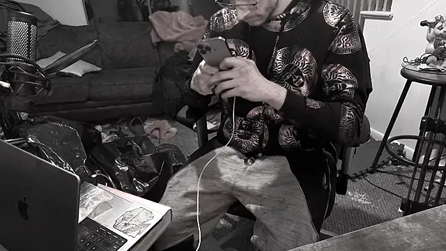 Snapshot of MasterDaddyCool chatting on February 2026 11:36:01 PM MasterDaddyCool online show from February 2026 11:36:01 PM