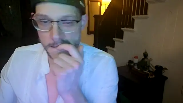 Snapshot of MasterDaddyCool chatting on July 2026 04:19:01 AM MasterDaddyCool online show from July 2026 04:19:01 AM