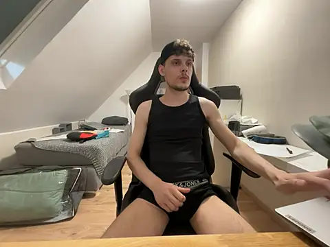 TopTwinkx online show from August 2026 01:36:01 PM