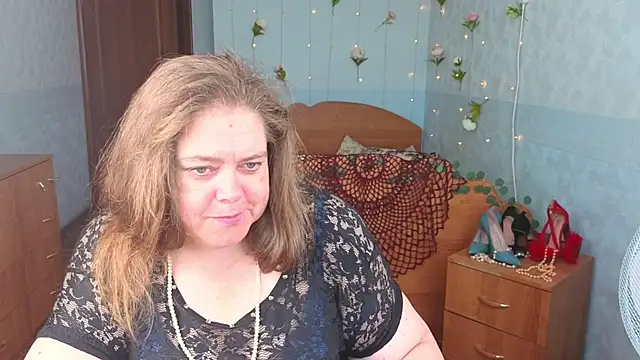 Audrey Aura online show from September 2025 05:07:02 AM