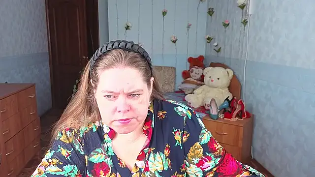 Audrey Aura online show from September 2025 05:09:01 AM