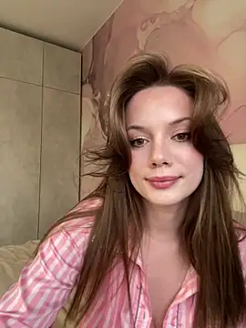 Rosie Holmes  online show from October 2025 12:47:01 PM