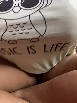 Snapshot of Priyajaanbaby chatting on December 2025 05:44:02 PM Priyajaanbaby online show from December 2025 05:44:02 PM