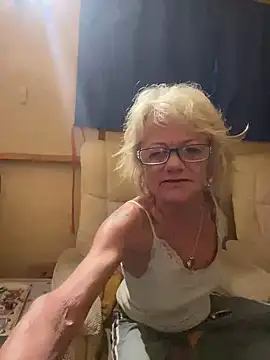 Snapshot of ladyboatlady chatting on May 2026 09:23:02 PM ladyboatlady online show from May 2026 09:23:02 PM